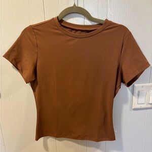 Stretchy brown tee